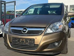 Braun Gebraucht 2012 Opel Zafira Family Van / Kleinbus | 5.999 € (Fairer Preis)