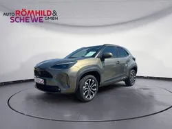 Rot Neu 2025 Toyota Yaris Cross SUV | 29.990 €