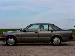 Grau Gebraucht 1992 Mercedes 190 Limousine | 4.700 €