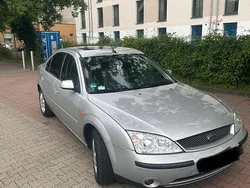 Silber Gebraucht 2002 Ford Mondeo Ghia Limousine | 2.300 € (Fairer Preis)