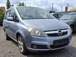 Blau Gebraucht 2007 Opel Zafira Van / Kleinbus | 1.650 € (Etwas zu teuer)