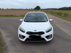Weiß Gebraucht 2016 Kia Ceed GT-Track Limousine | 14.500 € (Fairer Preis)