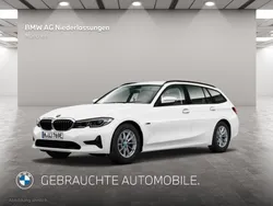 Weiß Gebraucht 2022 BMW 330e Kombi | 29.985 € (Guter Preis)