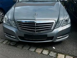 Silber Gebraucht 2013 Mercedes E250 Avantgarde Kombi | 13.800 €