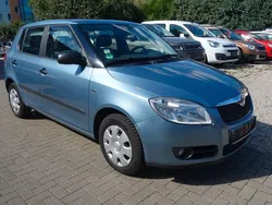 Grau Gebraucht 2009 Skoda Fabia Limousine | 2.889 € (Guter Preis)