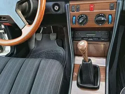 Silber Gebraucht 1988 Mercedes 230 Coupé | 9.999 €