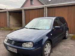 Blau Gebraucht 2000 VW Golf IV Kleinwagen | 1.000 € (Guter Preis)