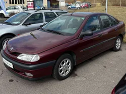 Rot Gebraucht 1996 Renault Laguna Limousine | 3.950 €
