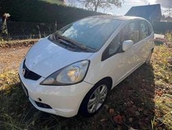 Weiß Gebraucht 2011 Honda Jazz Exclusive Kleinwagen | 7.000 € (Fairer Preis)