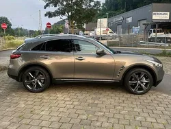 Grün Gebraucht 2010 Infiniti Fx30 Premium SUV | 13.500 €
