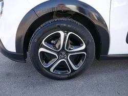 Weiß/dach schwarz weiß/dach schwarz Gebraucht 2022 Citroën C3 PureTech Kleinwagen | 11.619 € (Guter Preis)