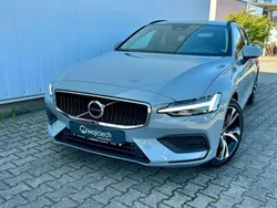 Grau Neu 2024 Volvo V60 Core Kombi | 41.990 €