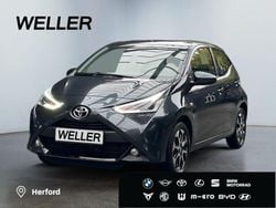 Grau Gebraucht 2020 Toyota Aygo X-play Kleinwagen | 11.590 € (Fairer Preis)