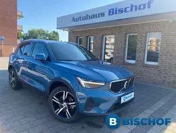 Blau Gebraucht 2024 Volvo XC40 Core SUV | 33.290 € (Superpreis)