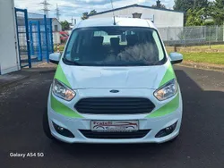 Weiß Gebraucht 2016 Ford Tourneo Courier Van / Kleinbus | 6.500 € (Superpreis)