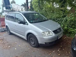 Grau Gebraucht 2004 VW Touran Van / Kleinbus | 2.000 € (Etwas zu teuer)