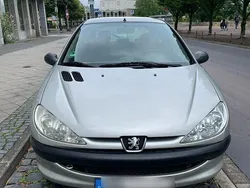 Silber Gebraucht 2005 Peugeot 206 Kleinwagen | 1.200 € (Fairer Preis)