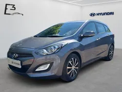 Grau Gebraucht 2014 Hyundai i30 Edition Kombi | 10.990 € (Etwas zu teuer)