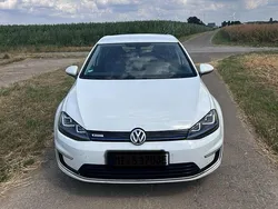 Weiß Gebraucht 2017 VW e-Golf Kleinwagen | 11.399 € (Etwas zu teuer)