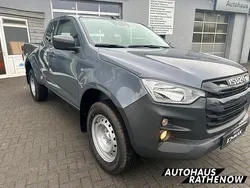 Grau Gebraucht 2023 Isuzu D-Max Abholung | 43.786 € (Etwas zu teuer)