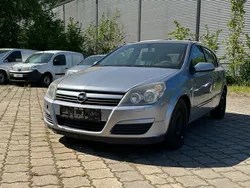 Silber Gebraucht 2005 Opel Astra Edition Limousine | 650 € (Superpreis)