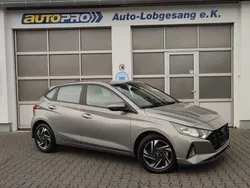 Grau Gebraucht 2023 Hyundai i20 Trend Kleinwagen | 18.000 € (Fairer Preis)