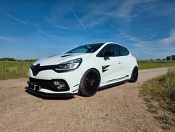 Weiß Gebraucht 2016 Renault Clio IV R.S. Kleinwagen | 18.000 €