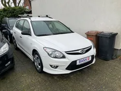 Weiß Gebraucht 2011 Hyundai i30 Edition Kombi | 5.590 € (Fairer Preis)