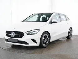 Weiß Gebraucht 2024 Mercedes B180 Van / Kleinbus | 32.500 € (Teuer)