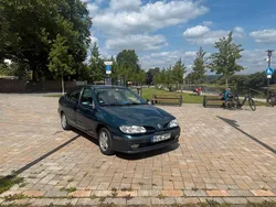 Grün Gebraucht 1998 Renault Mégane Limousine | 1.450 € (Fairer Preis)