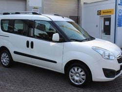 Weiß Gebraucht 2016 Opel Combo Eco Van / Kleinbus | 15.950 €