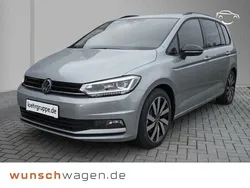 Oyster silver metallic Gebraucht 2024 VW Touran Highline Van / Kleinbus | 49.880 €