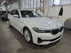 Mineralweiss Gebraucht 2023 BMW 520 Kombi | 35.890 € (Superpreis)
