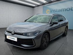 Grau Gebraucht 2024 VW Passat Kombi | 44.699 € (Guter Preis)
