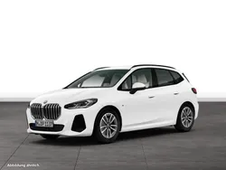 Weiß Gebraucht 2024 BMW 220 Active Tourer Van / Kleinbus | 41.300 €