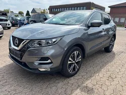 Grau Gebraucht 2019 Nissan Qashqai N-Connecta SUV | 15.800 € (Fairer Preis)