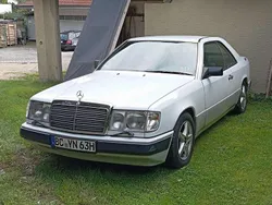 Weiß Gebraucht 1988 Mercedes 230 Coupé | 8.900 €