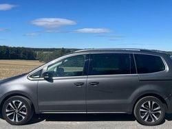 Grau Gebraucht 2019 VW Sharan IQ Drive Van / Kleinbus | 22.200 € (Fairer Preis)