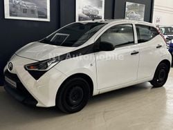 Weiß Gebraucht 2021 Toyota Aygo Business Edition Kleinwagen | 7.450 € (Guter Preis)
