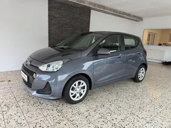 Grau Gebraucht 2018 Hyundai i10 Classic Kleinwagen | 6.900 € (Fairer Preis)