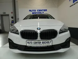 Weiß Gebraucht 2018 BMW 216 Active Tourer Advantage Van / Kleinbus | 10.900 € (Fairer Preis)