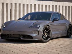 Schiefergrau neo Neu 2025 Porsche Taycan Black Edition Limousine | 133.720 € (Etwas zu teuer)