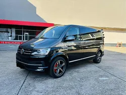 Schwarz Gebraucht 2018 VW T6 Highline Van | 29.500 €