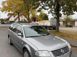Grau Gebraucht 2002 VW Passat Kombi | 1.100 € (Fairer Preis)