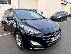 Schwarz Gebraucht 2016 Hyundai i30 Passion Kombi | 8.790 € (Fairer Preis)