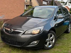 Grau Gebraucht 2011 Opel Astra Kombi | 3.800 € (Superpreis)