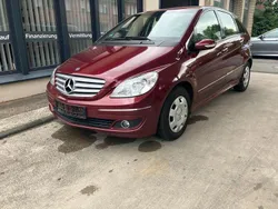 Rot Gebraucht 2006 Mercedes B170 Van / Kleinbus | 4.950 € (Fairer Preis)