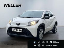Schneeweiß Gebraucht 2022 Toyota Aygo Kleinwagen | 13.990 € (Fairer Preis)