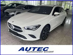 Weiss Gebraucht 2023 Mercedes CLA200 Shooting Brake Kombi | 30.443 € (Fairer Preis)