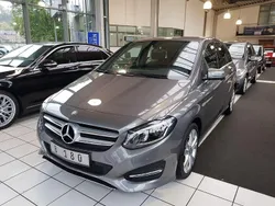 Grau Gebraucht 2015 Mercedes B180 Urban Van / Kleinbus | 19.900 € (Teuer)